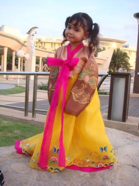 ชุดฮันบกเด็กสีเหลืองเสื้อสีน้ำตาลลายปักผีเสื้อและดอกไม้size5-6ขวบ