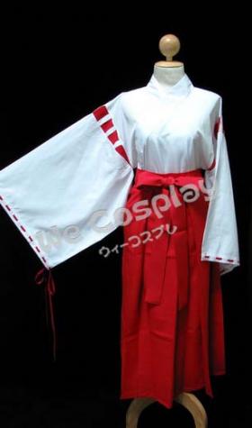 ชุดมิโกะ (Shrine Maiden หรือหญิงรับใช้ในศาลเจ้าญี่ปุ่น) จาก Body Line ญี่ปุ่น