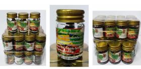 ยาดมสมุนไพรโบราณ ทำจากสมุนไพรไทยหลากหลายชนิด กลิ่นหอมสดชื่น เก็บได้นาน
