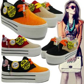 พร้อมส่งไซร์ 35-39 แบบ moolecole 2012
