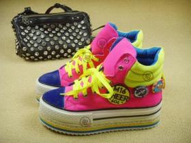 พร้อมส่งไซร์ 35-39 แบบ moolecole 2012