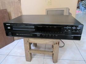 ขาย !! เครื่องเล่นแผ่นดิส DISK CD DENON รุ่น DCD-615 ราคา 2,500 บาท สภาพสวย