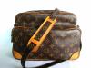 สภาพดี AUTHENTIC LOUIS VUITTON Nile Cross Body Shoulder Bag Monogram AR0065