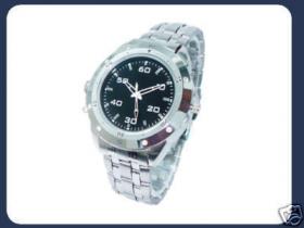 กล้องวีดีโอนาฬิกาข้อมือ spy watch 640*480 นาฬิกาข้อมือที่ซ่อนกล้องไว้ภายใน สำหรับแอบบันทึกภาพวีดีโอ ได้อย่างแนบเนียน โดยเลนส์กล้องซ่อนอยู่บนแผงหน้าปัดนาฬิกา 4 G ราคา 3500 บาท