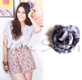 flower hair clips (ที่ติดผมดอกไม้) ตอนนี้มี 2 สีค่ะ  ดำกับม่วง