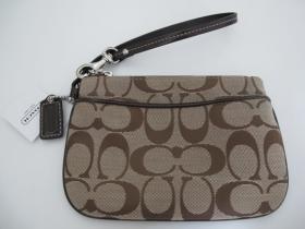 ขาย Coach Coach Signature Wristlet