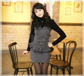 (KO-01027) เดรสเสื้อยืดคอเต่าแขนยาวสี​ดำเย็บต่อเกาะอก แต่งระบายรอ​บเอว