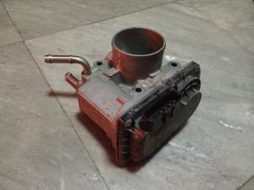 ลิ่นเร่ง toyota altis 2008