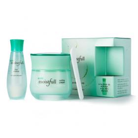 ครีมบำรุงผิวสูตรสกัดจากว่านหางจระเข้และ พืชพรรณธรรมชาติ ช่วยมอบความชุ่มชื่นให้ผิวหน้าอย่างอ่อนโยน เนื้อครีมซึมซาบเร็ว ช่วยเติมเต็มน้ำหล่อเลี้ยงผิว