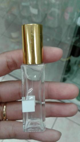 ขวดลูกกลิ้ง8ccเหลี่ยมใส