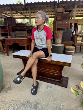 ม้านั่งร้านทองท็อปหินอ่อน