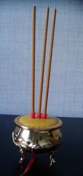 ธูปไฟฟ้า 3 ดอก ราคา 190 บาท
