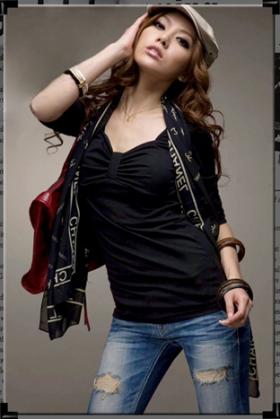 *พร้อมส่ง* เสื้อยืดสีดำ คอวี จีบที่อก (dressuphouse รหัส 219)