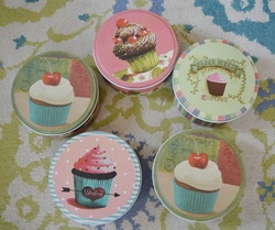 กล่องใส่ของลายcup cake 5.5นิ้ว (เลือกลายได้มี5กล่องๆ ละ99บ.)