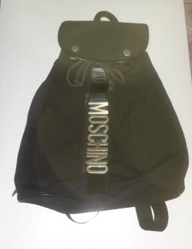 กระเป๋าเป้ moschino มือ2