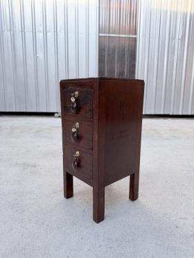 โต๊ะเก็บเงินข้างโต๊ะบัญชี