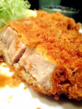 ขาย หมู / ไก่ ทงคัตสึชุบเกล็ดขนมปังทอดแช่แข็ง とんかつ  (Froz. Pork Tonkatsu)  ลิ้มรสชาติเมนูทงคัตสึรสดีสไตล์ญี่ปุ่นแท้ๆ  และโดดเด่นในเรื่องของทงคัตสึสูตรเด็ดแบบต้นตำรับชาว ญี่ปุ่นแท้ๆ  45 ฿/Pcs(Product from Thailand) 