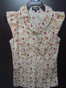 ขาย เสื้อเข้ารูป แขนกุด คอมีระบาย น่ารักมาก (มือ2)