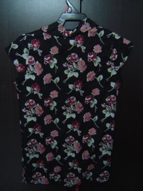 เสื้อผ้าฝ้าย สีดำลายดอก มือ 2