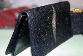 กระเป๋าหนังปลากระเบน 2พับ (WALLETS)