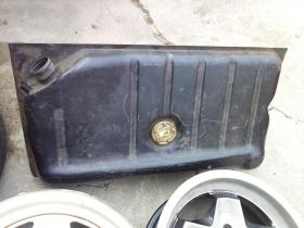 ถังน้ำมันเต่าตั้ง