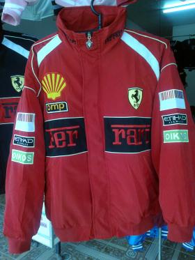 FERRARI สีแดง