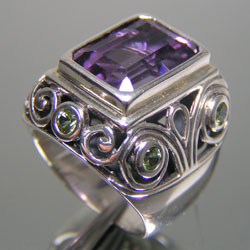 แหวนแอเมทิสต์แท้ ตัวเรือนเงินแท้ 925 STERLING SILVER RING WITH NATURAL AMETHYST