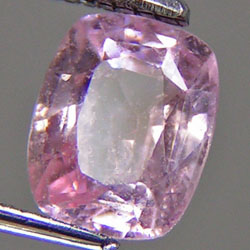 2.04ct NATURAL PINK SAPPHIRE พลอยแซปไฟร์สีชมพู พลอยแท้100%จากศรีลังกา สีหวานสวยประกายสวย