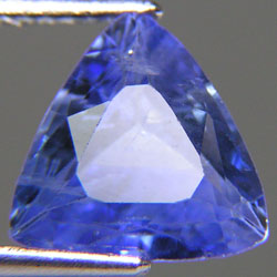 3.64ct CERITIFIED NATURAL BLUE SAPPHIRE ไพลิน ธรรมชาติ สีน้ำเงินสวยมาก พร้อมใบรับรองอัญมณี