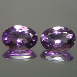 9.76ct คู่เหมือน แอเมทิสต์ ธรรมชาติ เหมาะทำตุ้มหู อัญมณีประจำเดือนเกิดกุมภาพันธ์ AMETHYST