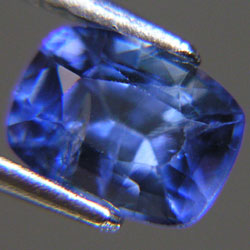 1.64ct NATURAL CORNFLOWER BLUE SAPPHIRE ไพลิน ธรรมชาติ สีสวยมาก ไฟดีสวยๆ จากศรีลังกา