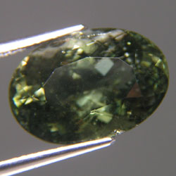 10.74ct NATURAL OLIVE GREEN TOURMALINE ทัวร์มาลีน ธรรมชาติ สีเขียวมะกอกสวยๆ  ไซส์ใหญ่ไม่แพง