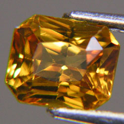1.21ct NATURAL CEYLON YELLOW SAPPHIRE บุษราคัม ธรรมชาติ สีเหลืองทองสวยมากสะอาด จากศรีลังกา