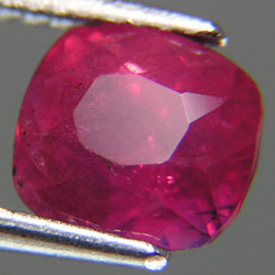 2.82ct CERTIFIED UNHEATED NATURAL RUBY ทับทิมสด ธรรมชาติ สีแดงสวยไม่เผาพร้อมใบรับรองอัญมณี