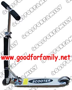 Scooter สกู้ดเตอร์ 2 ล้อ รถขาไถ อลูมิเนียม รับน้ำหนัก 80 กก. ล้อ 4 นิ้ว สีเงิน สายสะพาย ของเล่นเด็ก รหัส sco001_si