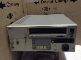 ขาย !! เครื่องเล่นเทปโซนี่ ยูเมติค Sony U-matic รุ่น VP-9000P  สินค้ามือสอง เจ้าของขายเอง  ราคา 5,000 บาท