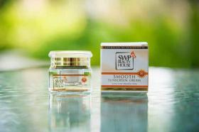 ขาย SWP Smooth Sunscreen Cream เอส ดับบลิว พี สมูทซันสกรีนครีม