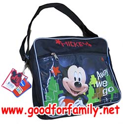 กระเป๋าสะพายข้างแนวนอน Mickey Mouse 10 นิ้ว สีดำ มิกกี้เม้าส์ กระเป๋าเด็ก กระเป๋าใส่ของ ของใช้เด็ก กระเป๋านักเรียน รหัส bckshomic004