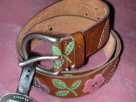 ขาย FOSSIL BELT   floral applique tan - size m -