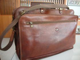 ขาย Travel bag ยี่ห้อดังจากอังกฤษ The Bridge