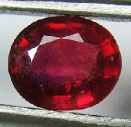 พลอยทับทิมแท้ (Ruby)  1.50 กะรัตสีแดงสดสวยจากจันทบุรี