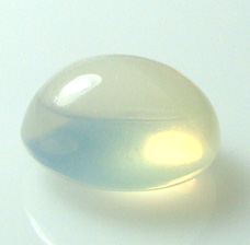 โอปอล (Opal) 1.70 กะรัตสีเงินประกายเหลือง