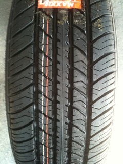 ขาย MAXXIS 195/60 R 15 , UA 603