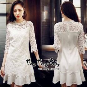 *พร้อมส่ง*Luxury Lace White embroidery see-through dress เด รสผ้าลูกไม้แขนศอกระบายปลาย ช่วงคอและแขนเป็น see-through เพิ่มดีเทลให้ดูหรูหรา