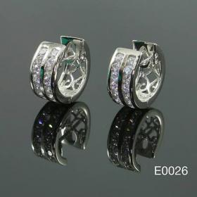 ต่างหุเพชร