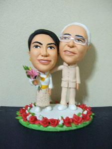 ***รับปั้นตุ๊กตาล้อเลียนจากภาพจริง เหมาะกับวันเกิดแฟน, แต่งงาน,งานรับปริญญา,ขึ้นบ้านใหม่ www.tuktapun.com 086-5888-163