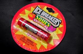 ขาย ลิป บาล์ม  Ice Breakers Sours Tropical
