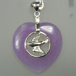 จี้หยกแท้สีลาเวนเดอร์ ตัวเรือนเงินแท้ รูปนก 925 STERLING SILVER PENDENT WITH NATURAL JADE
