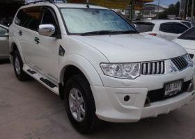 ขาย Mitsubichi Pajerosport สีขาว ปี 2011