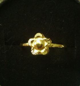 แหวนทองคำแท้ น้ำหนัก1กรัม ลายดอกไม้ ราคาพิเศษ